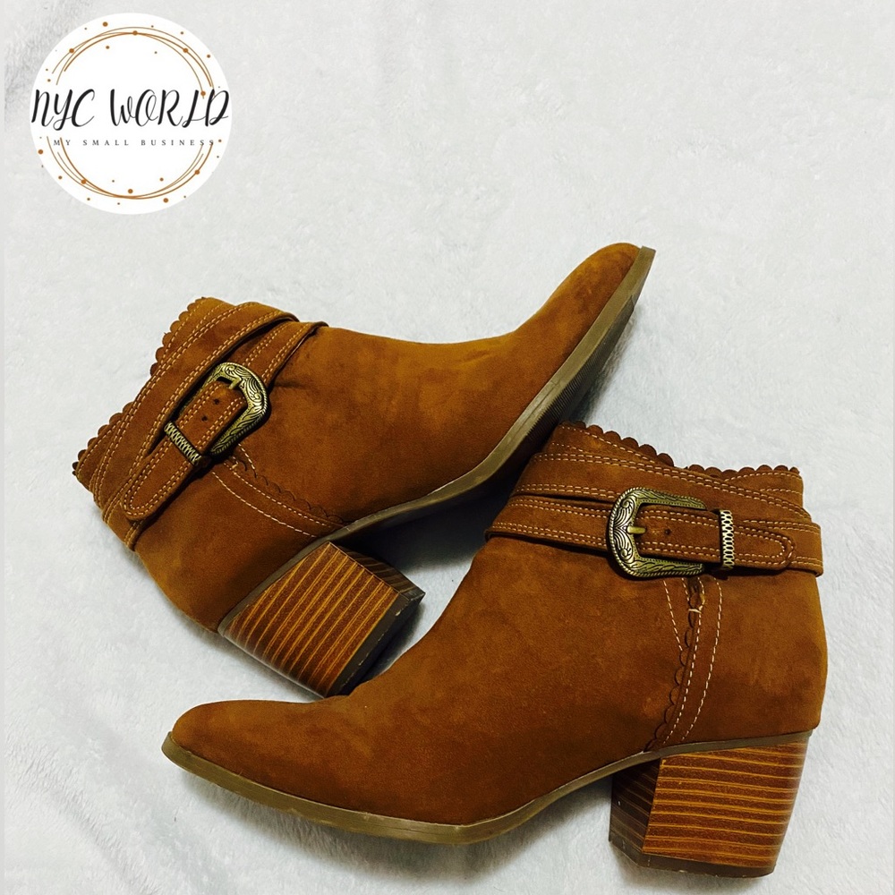 ‼️St John Bay Ankle boots. Size 5